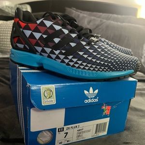 ADIDAS (BRAND NEW!!!!) NEVER WORN!!!!